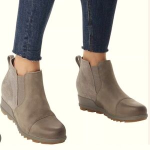 Sorel Taupe Evie Chelsea Wedge Ankle Bootie size 7